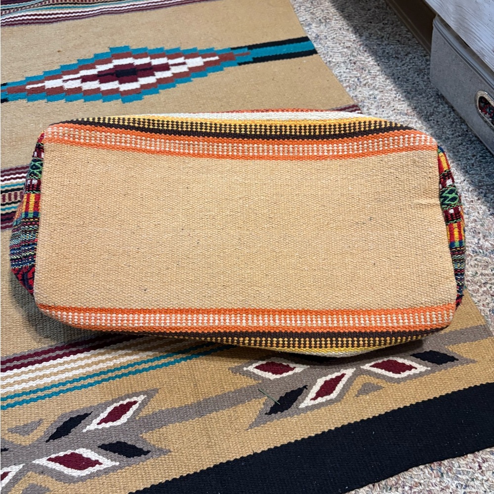 Aztec Weekender/Duffle Bag - Picture 5 of 9